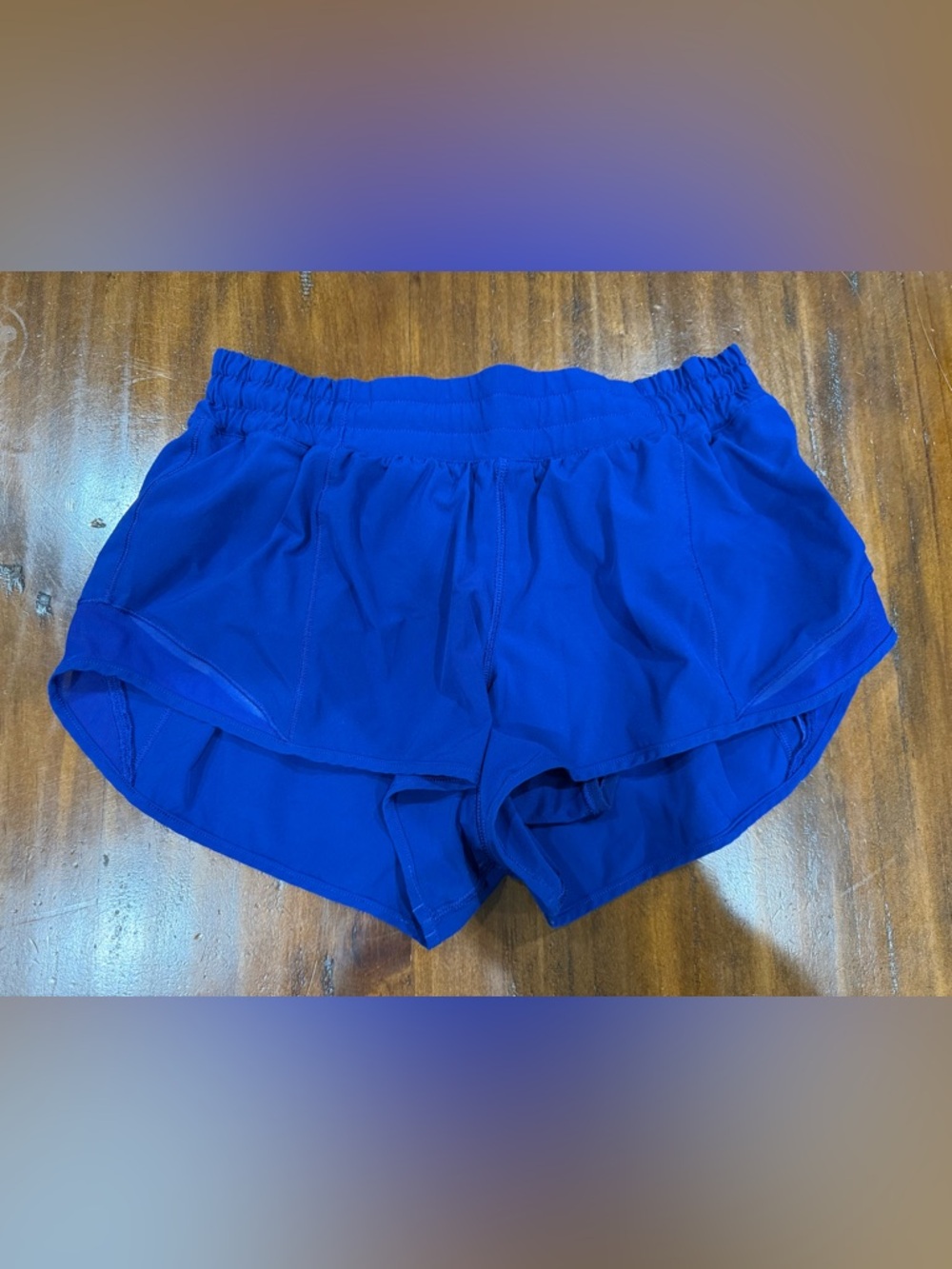 lululemon Hotty Hot 2.5” women’s athletic shorts - Picture 2 of 3